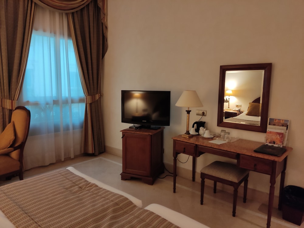 Les Oliviers Palace 66/72