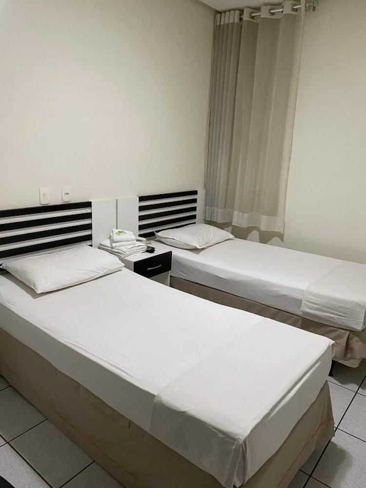 Oft Neves Hotel 11/37