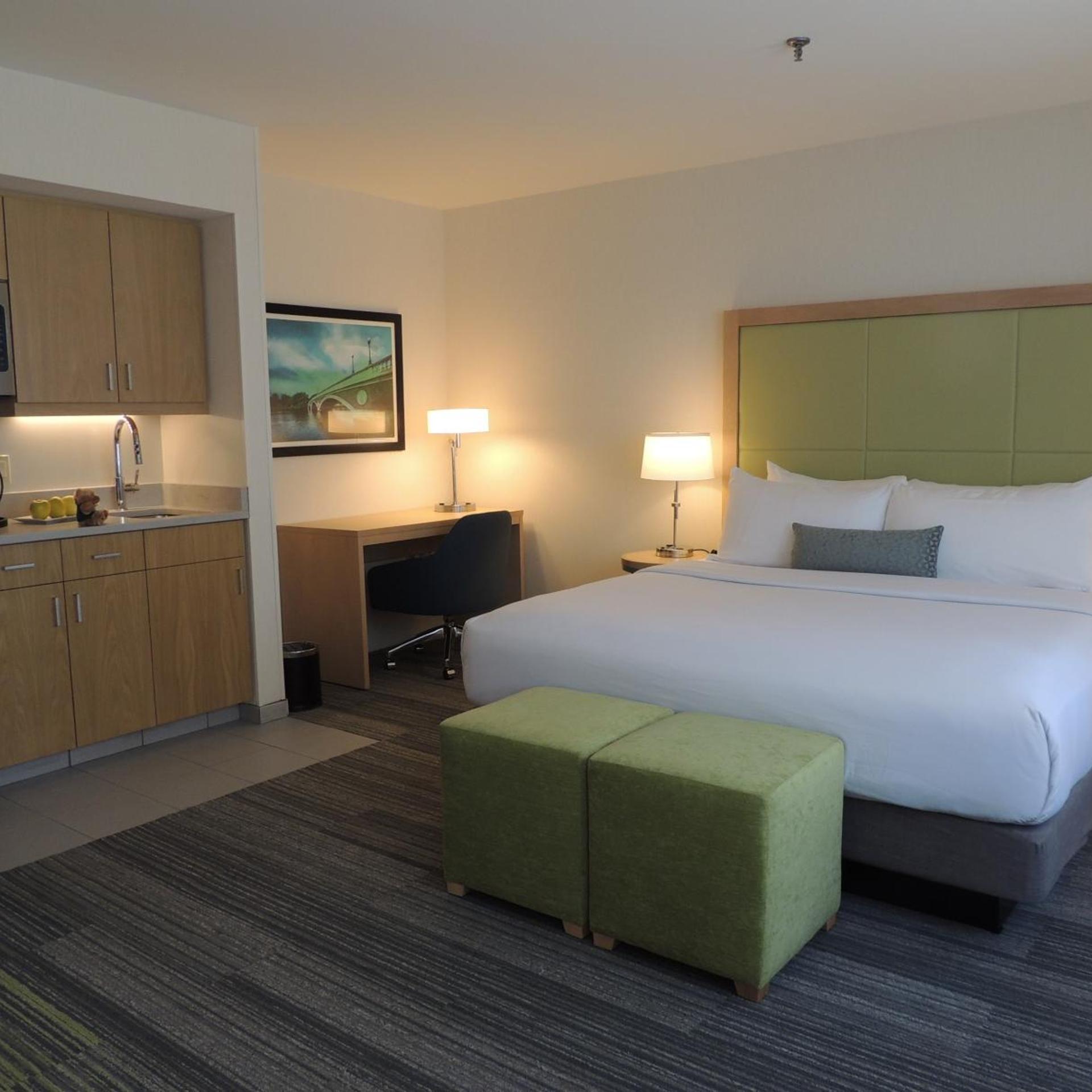جناح جونيور بسرير كينج، The Inn at Longwood Medical 4/10