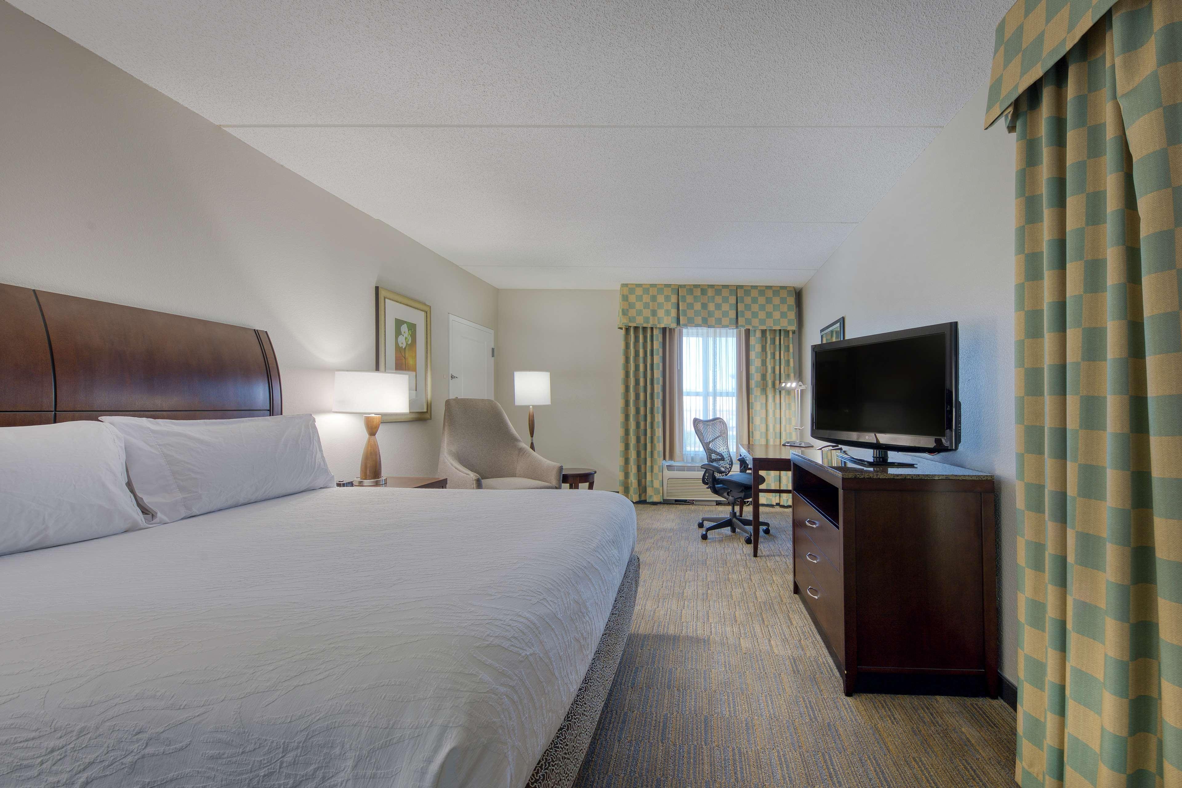 ROOM, KING BED, CORNER, ACCESSIBLE