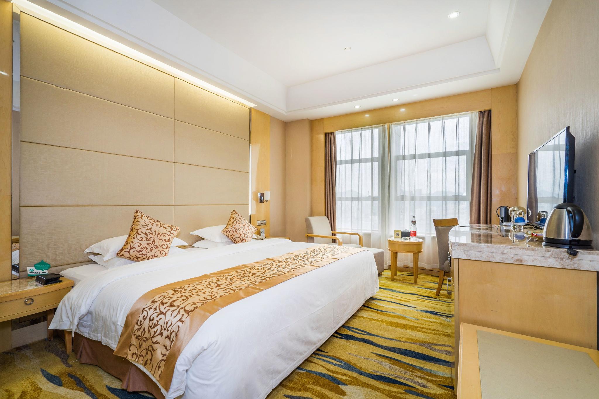Romantic Hotel 11/41