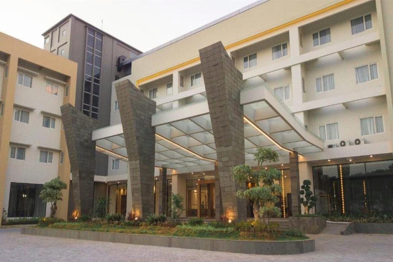 Pollos Hotel & Gallery Rembang 8/37