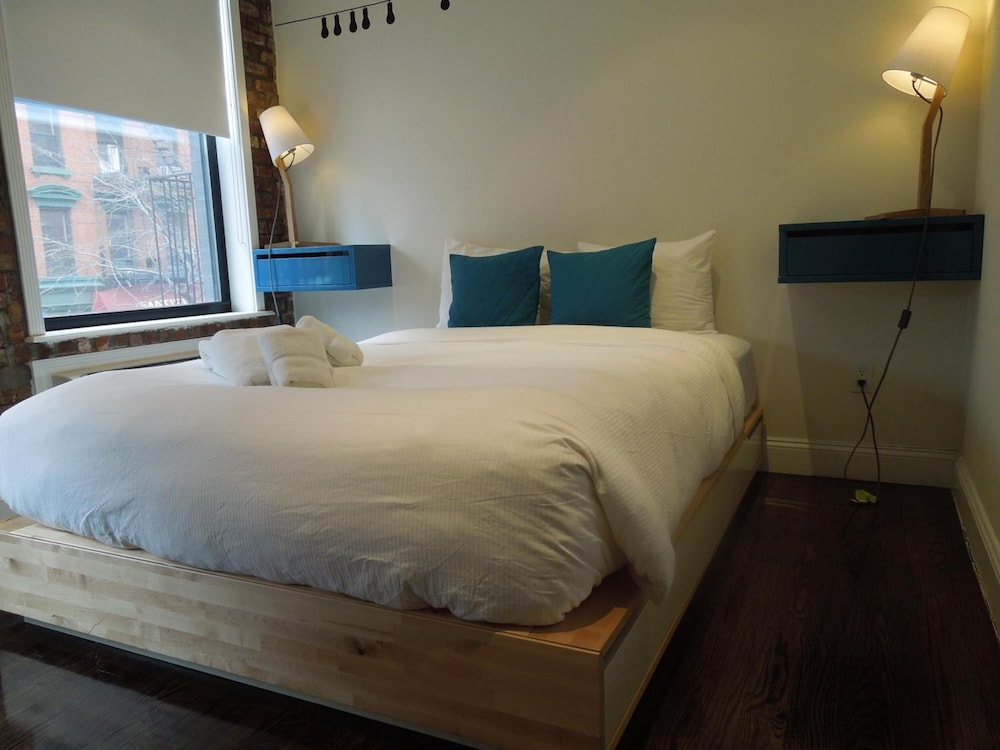 East Village Hotel 16/50