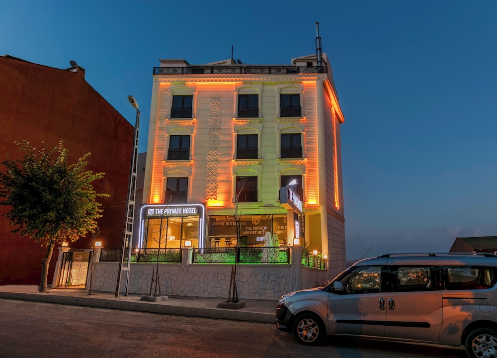 The Private Airport Hotel 6/50