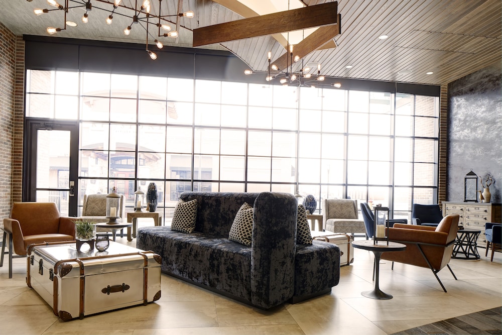 Archer Hotel Burlington 36/80