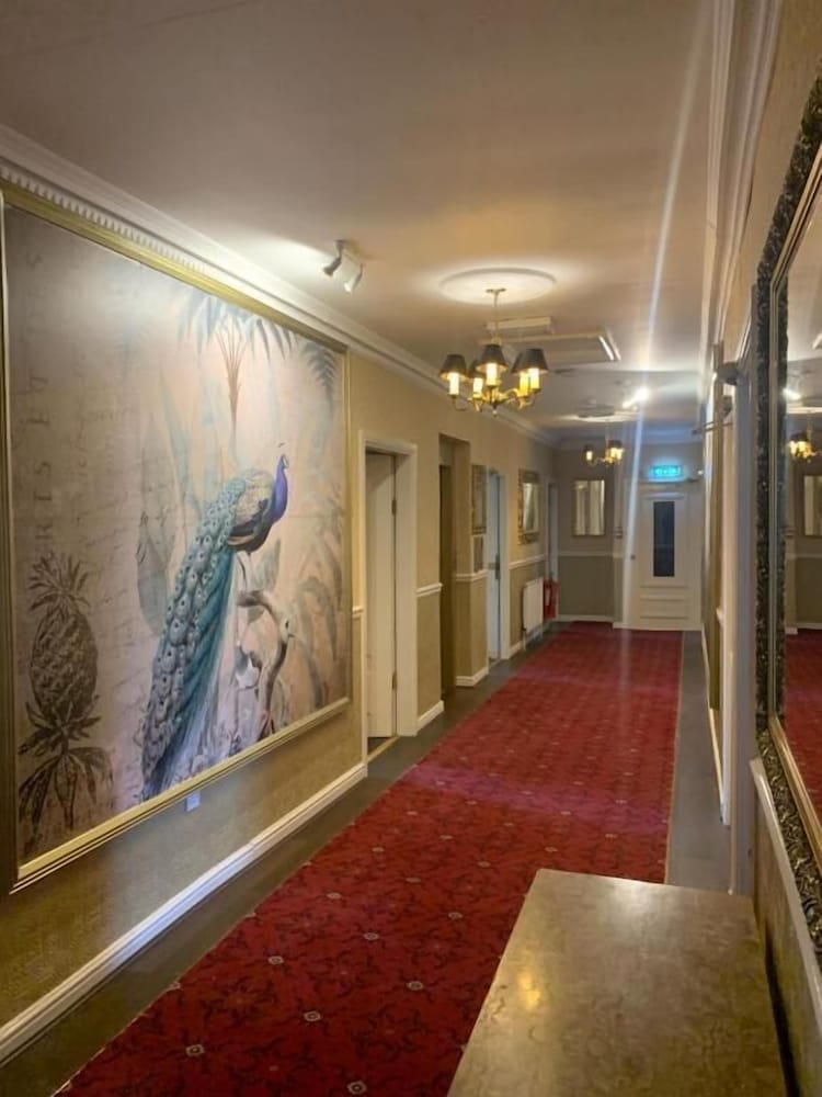 Beech Mount Hotel 8/44