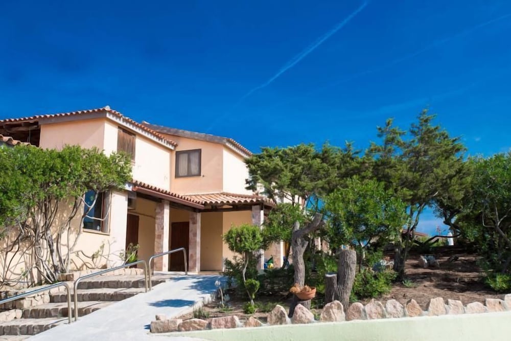 Mimose Beach Village 2/50