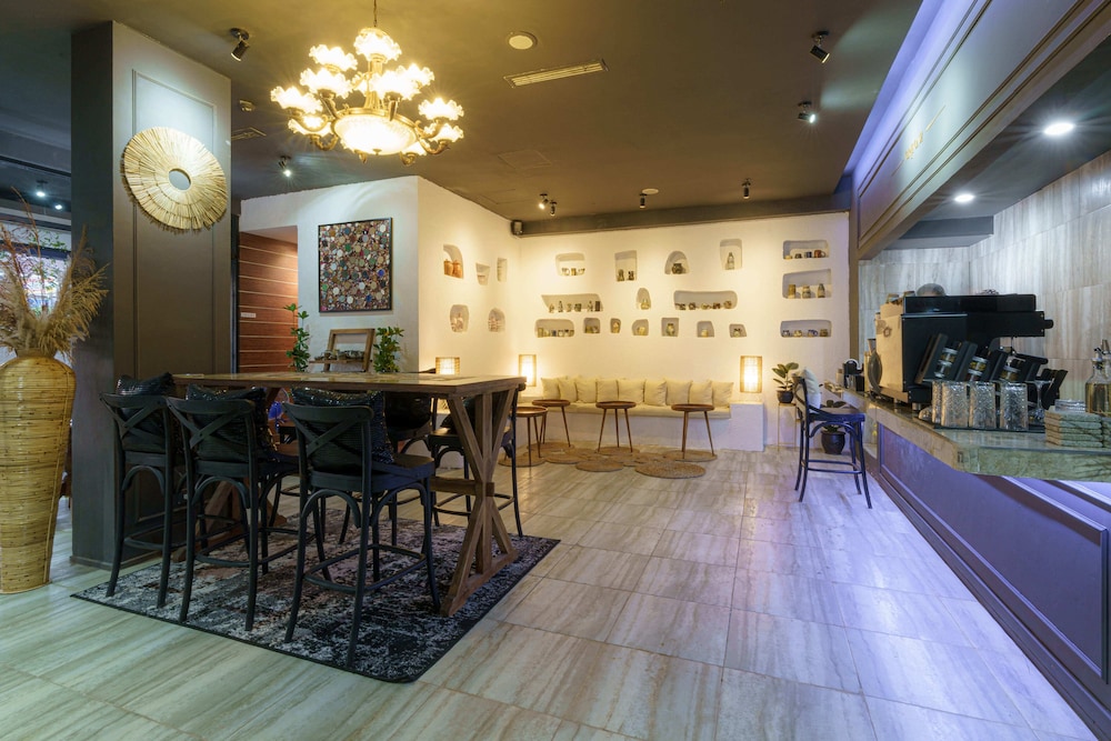 Hotel Algoritma 8/51