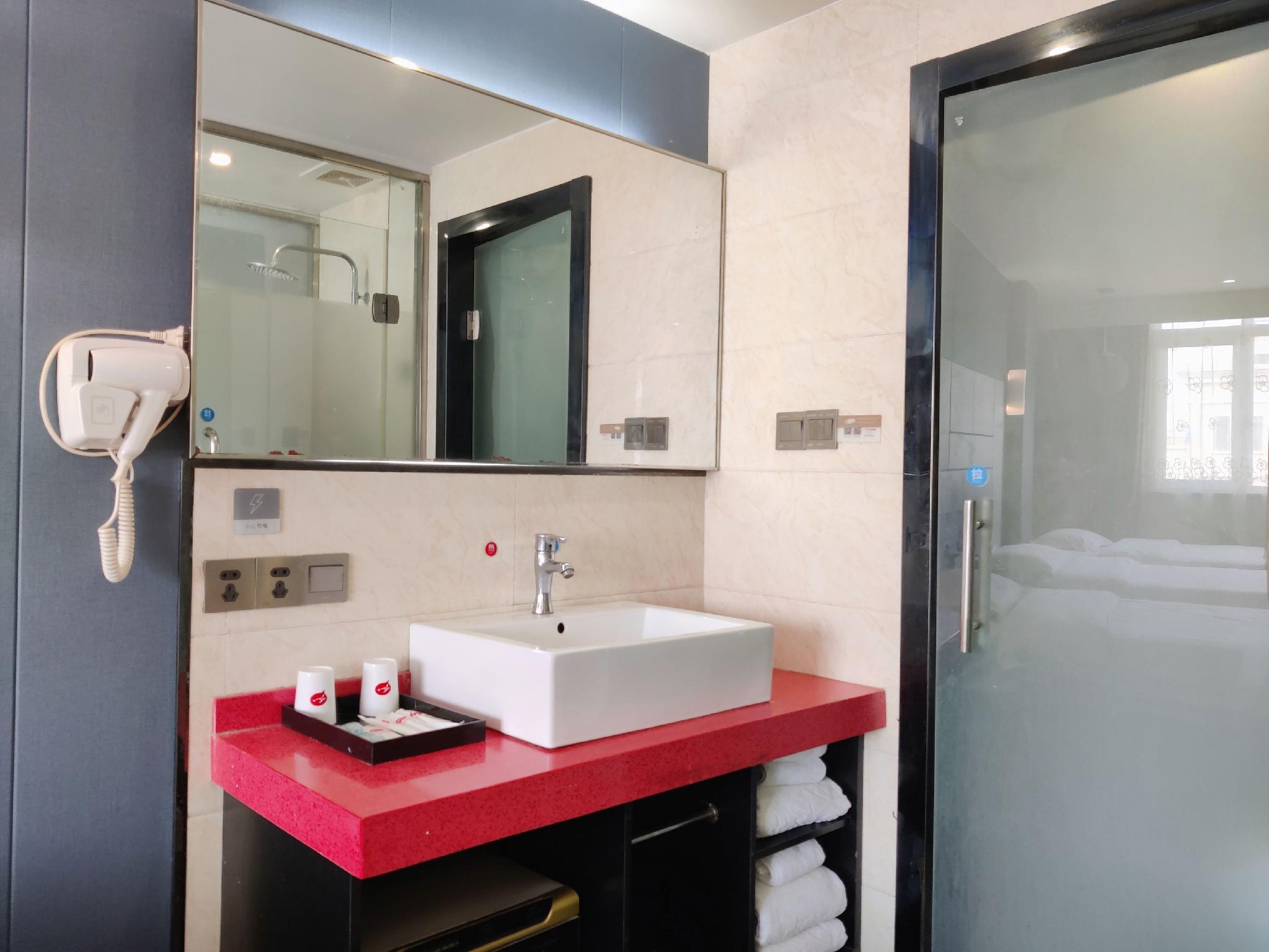 Thank Inn Plus Hotel (He'nan Zhoukou Chuanhui District Red Star Macalline) 48/49
