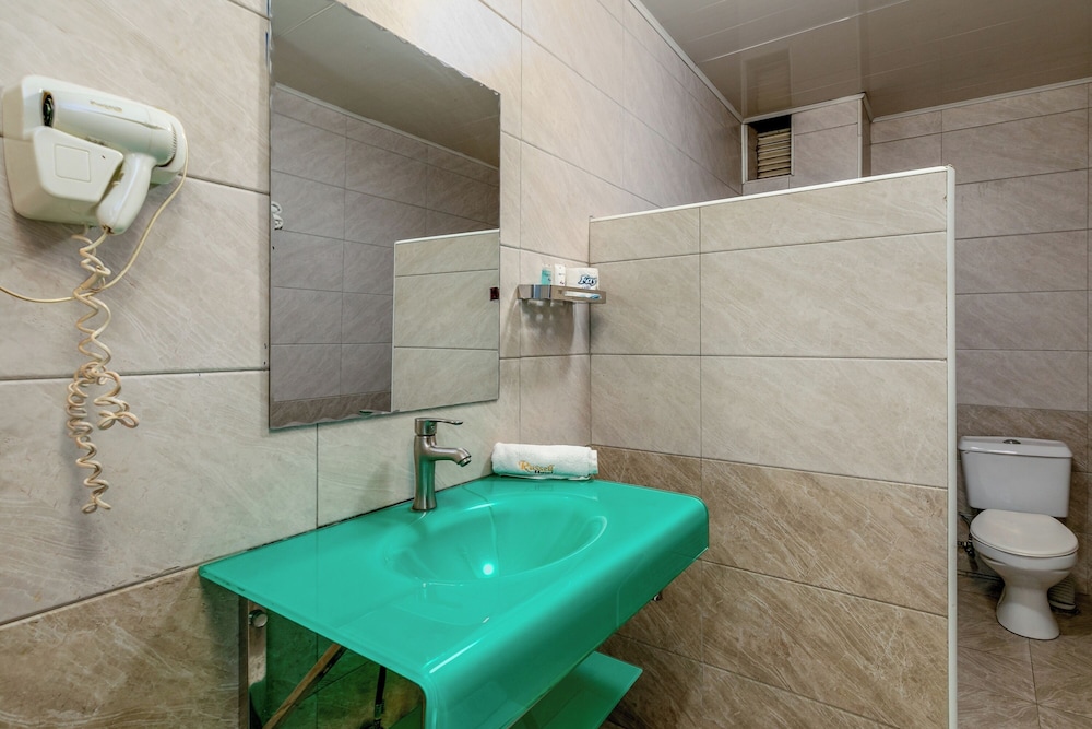 HBT Russel Hotel 36/50