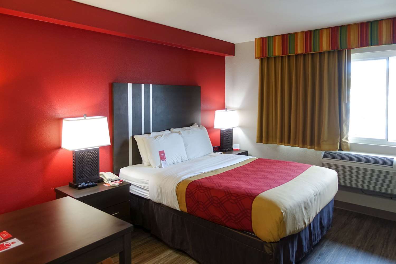 Room, Queen Bed