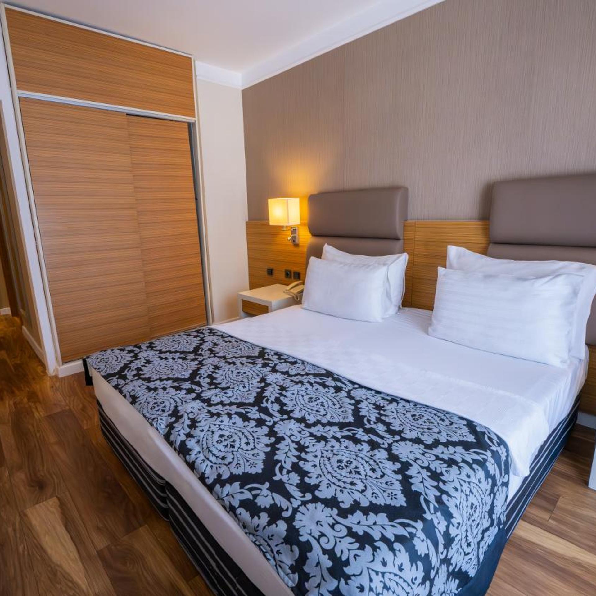 Standard, Double or Twin Bed