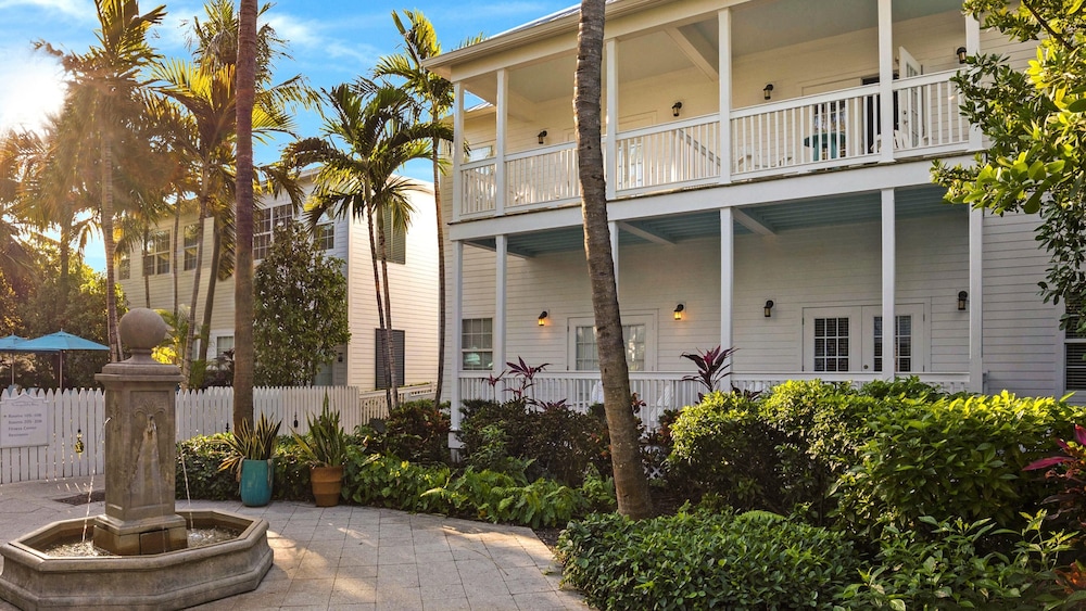 Tranquility Bay Beach Resort 5/50