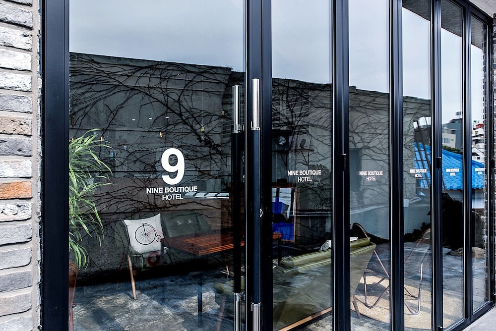 Nine Boutique Hotel 41/67