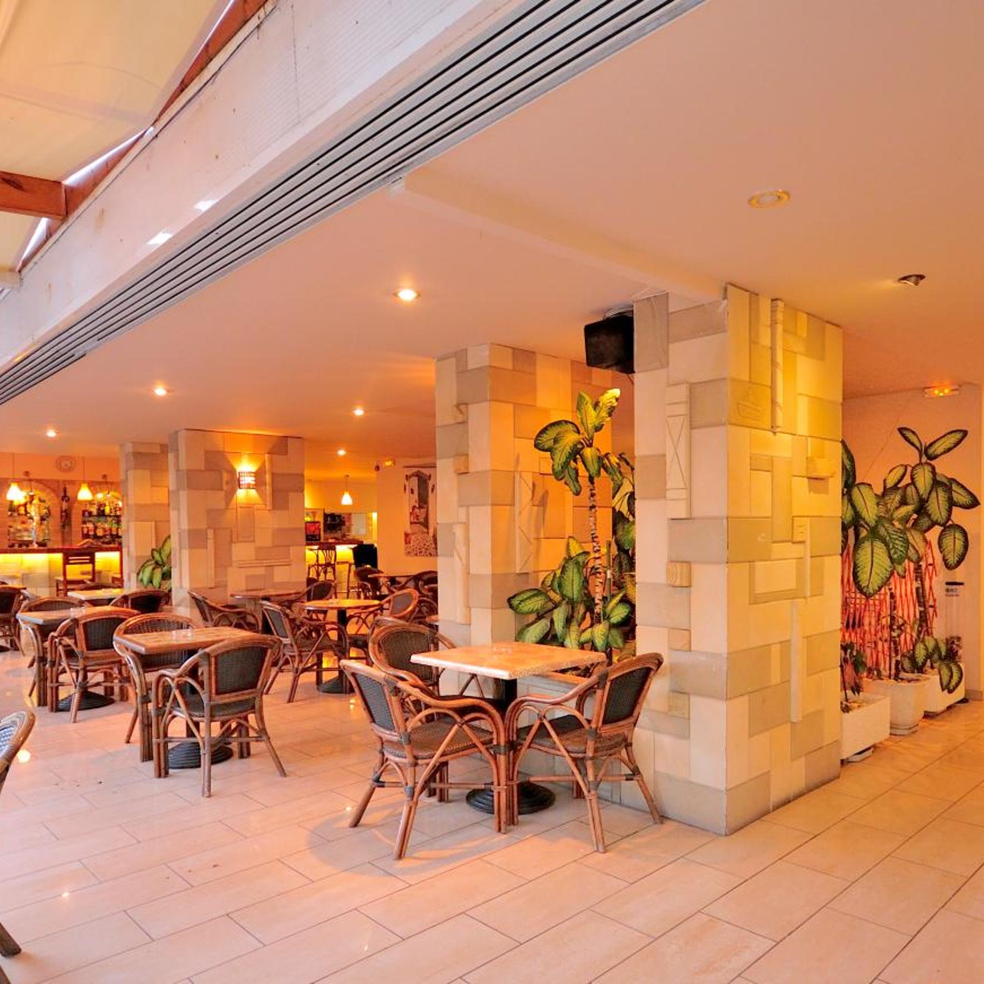 CARINA HOTEL 22/34