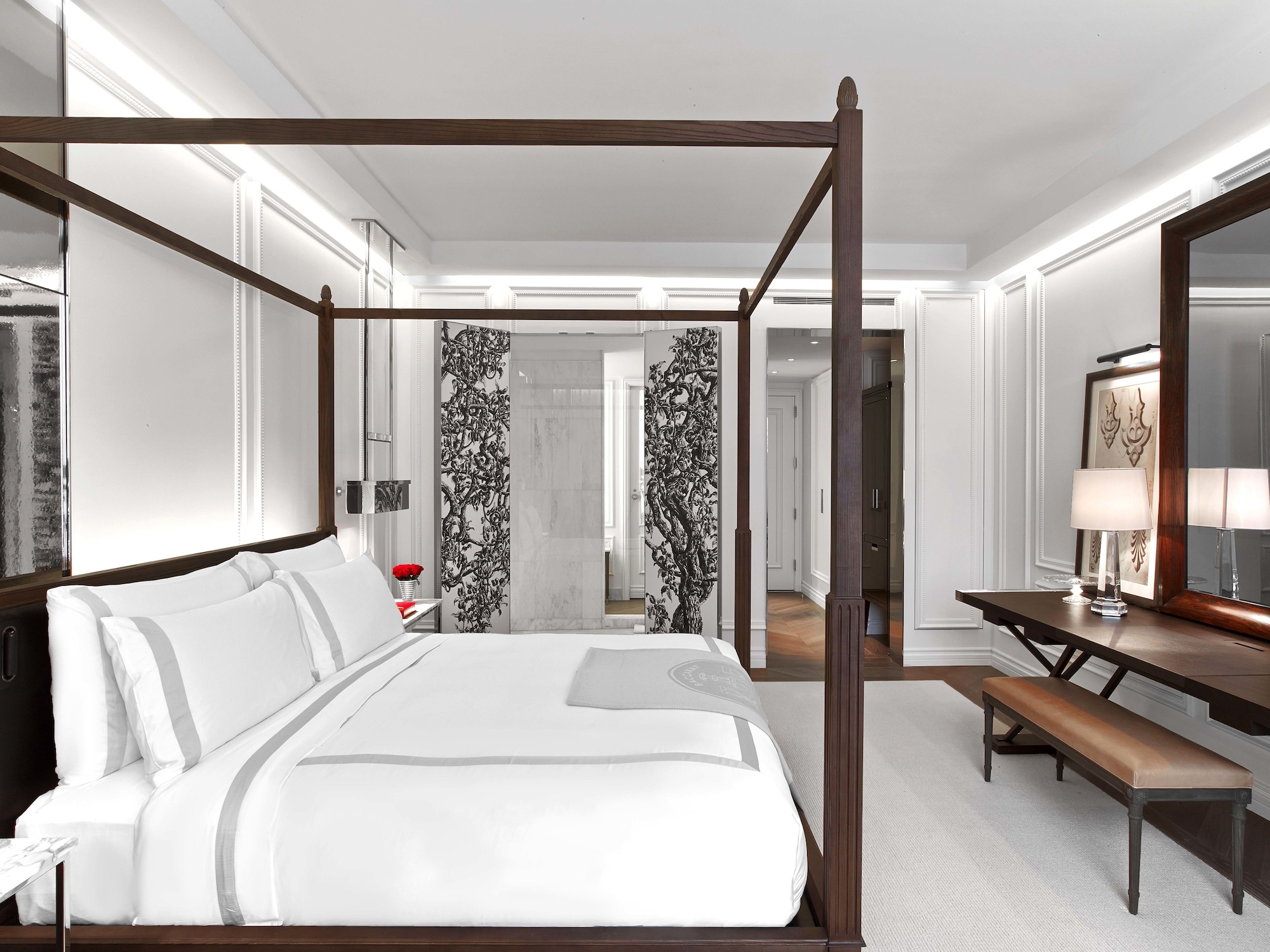 GRAND, CLASSIC, KING BED