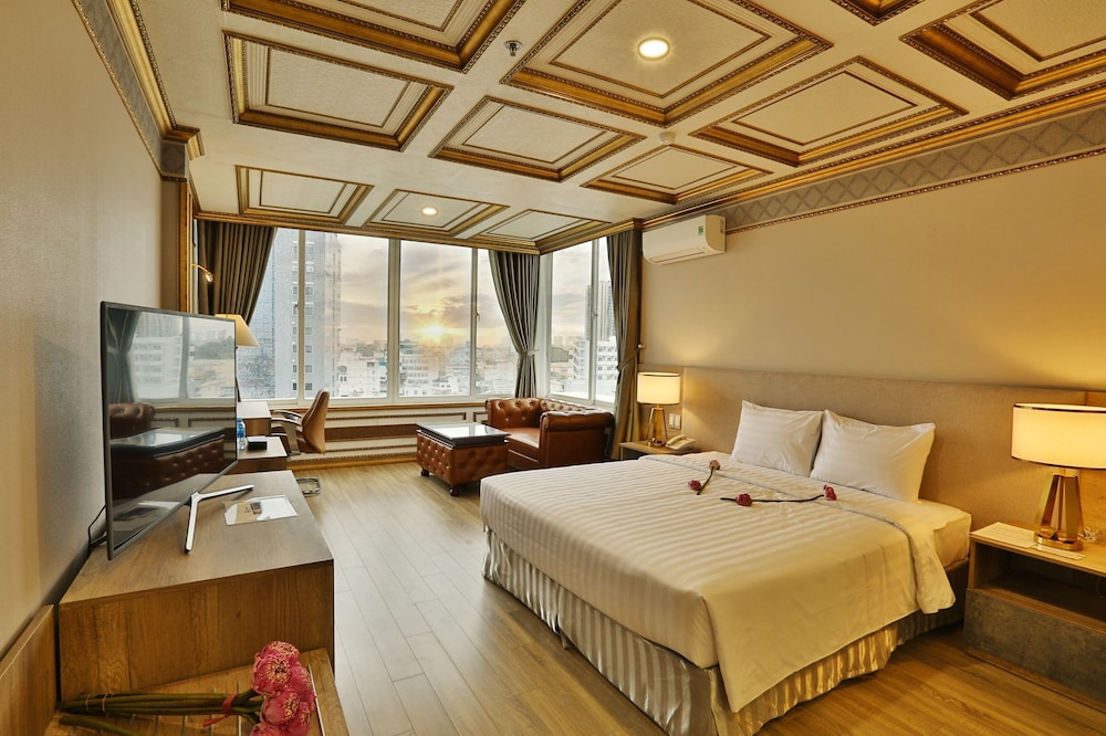 Lotus Saigon Hotel 9/62