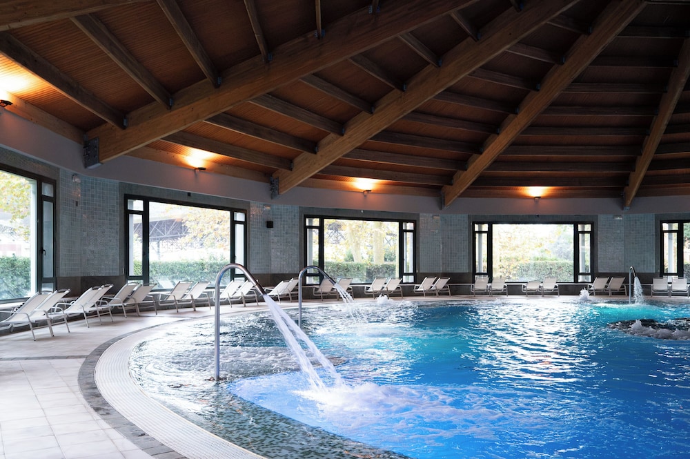 swimming pool spa