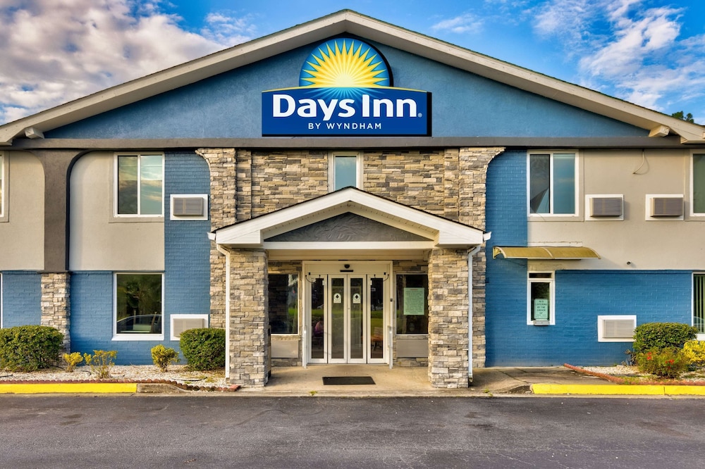 Days Inn by Wyndham Savannah Gateway I-95 2/27