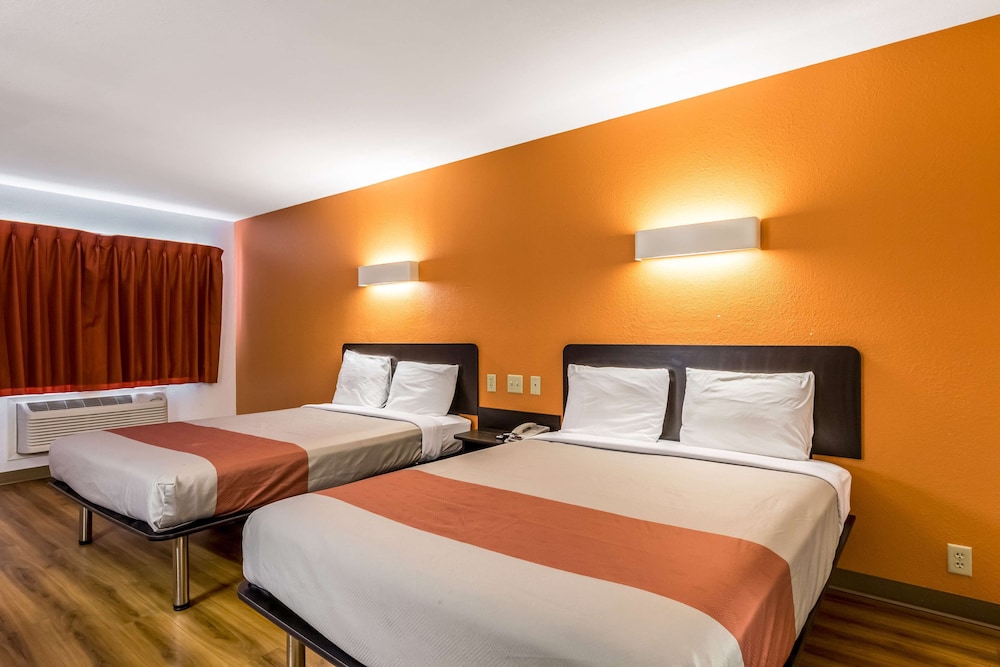 Motel6 San Antonio, TX - South IH-10 East 29/51