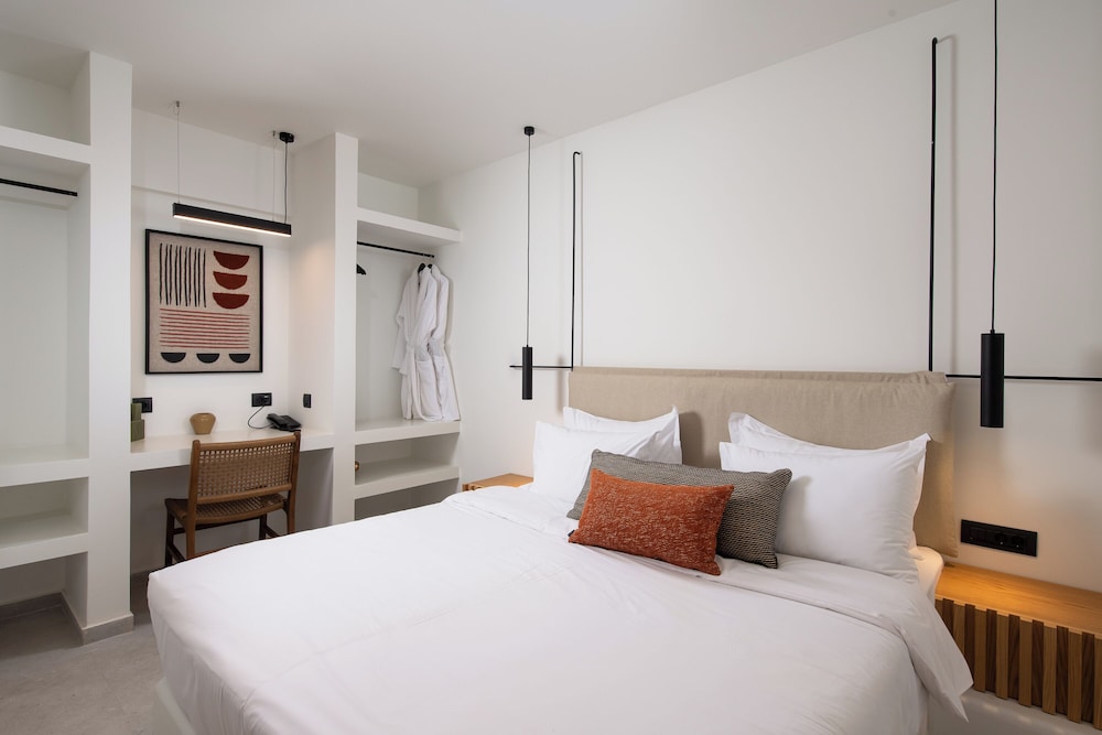 Mazee New Age Hotel 17/57