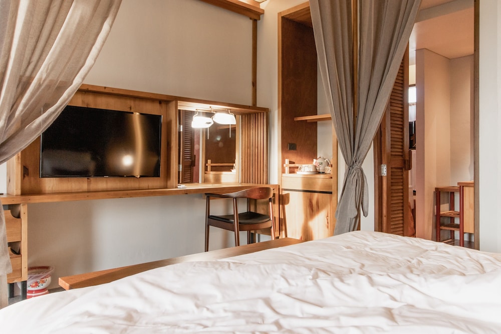 Type A, Deluxe, King Bed, Bathtub، Hotel Gahn - SHA Plus 2/7