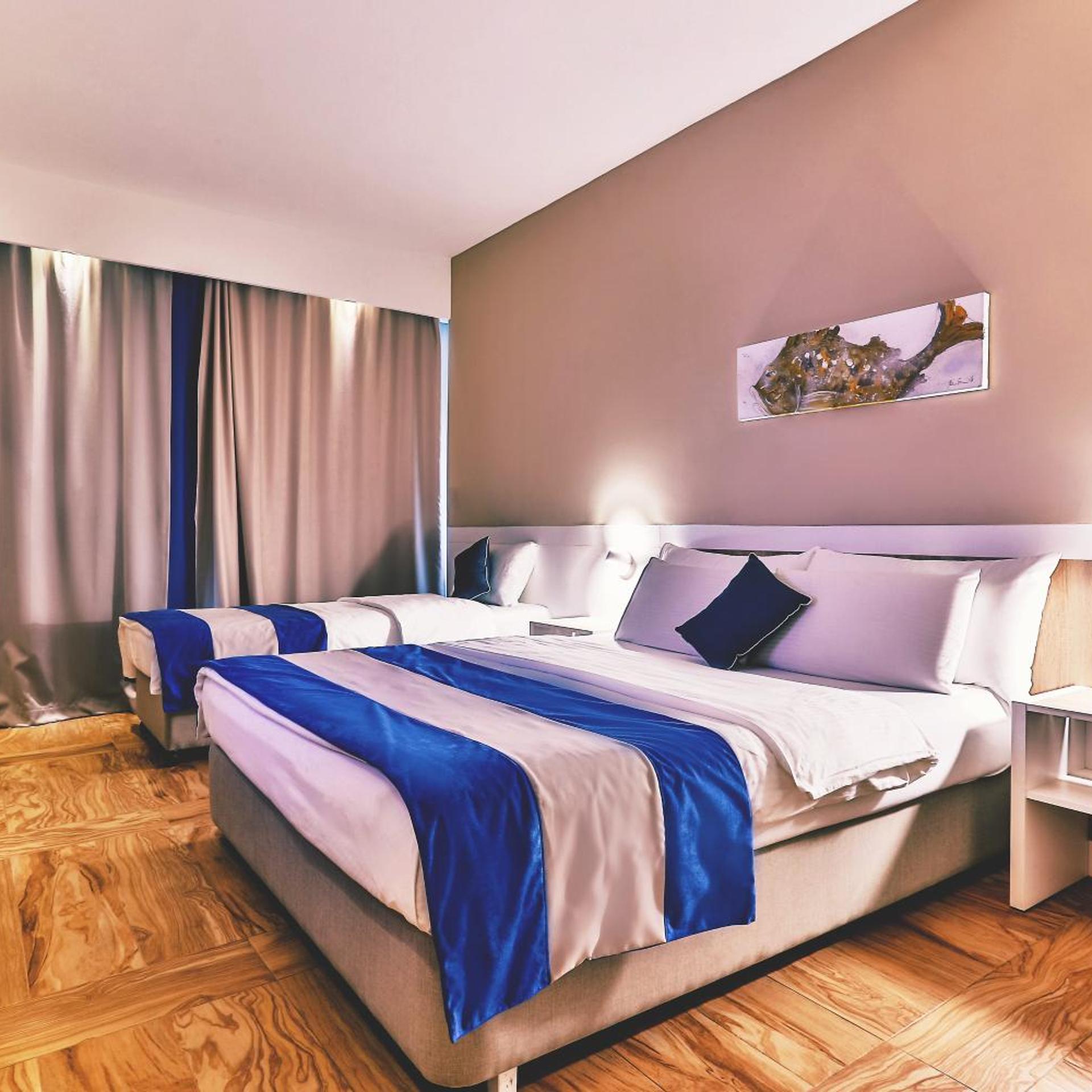 Room at Carine Hotel Delfin, BIJELA