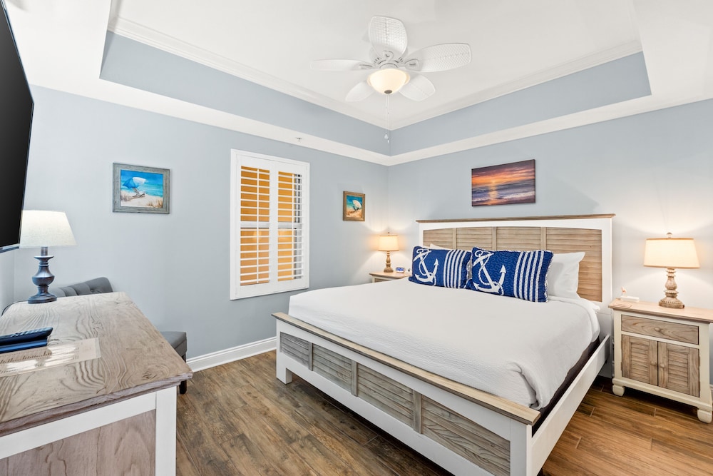 1 Bedroom, Condo, King Bed, Bunk Bed, Beach Front, Ocean View, Sofa