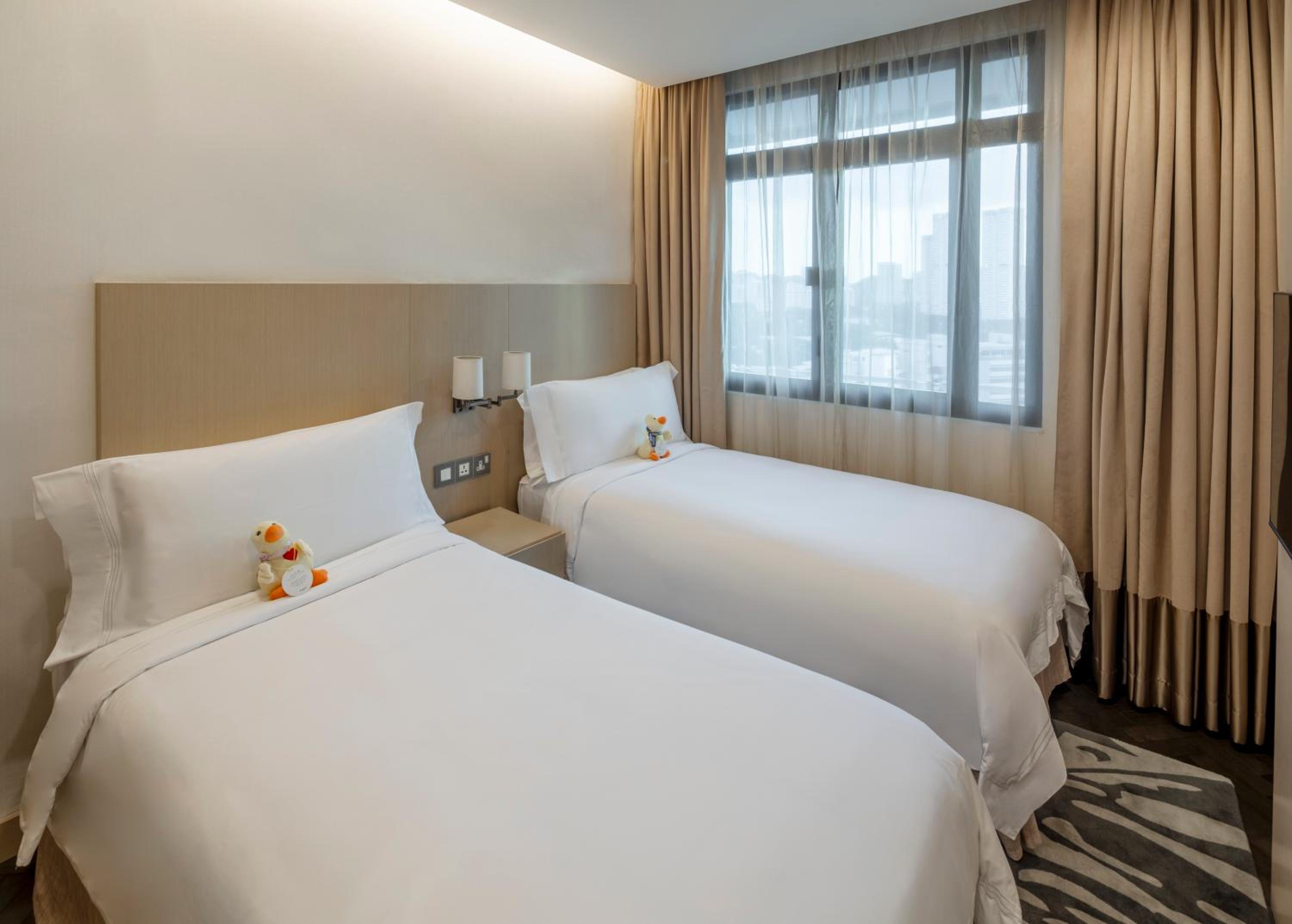 2 Bedrooms, Premier, Apartment, King and Twin Beds