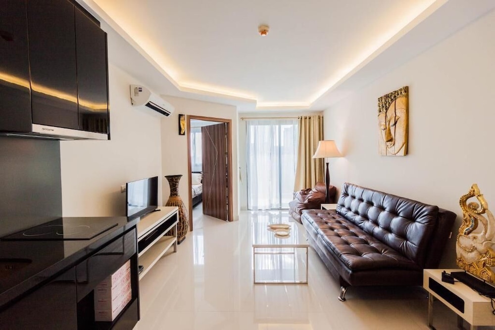 Club Royal Wongamat By Pattaya Sunny 75/94