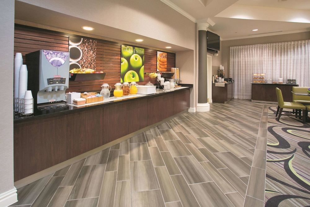 La Quinta Inn Suites By Wyndham Mesa Superstition Springs 12/52