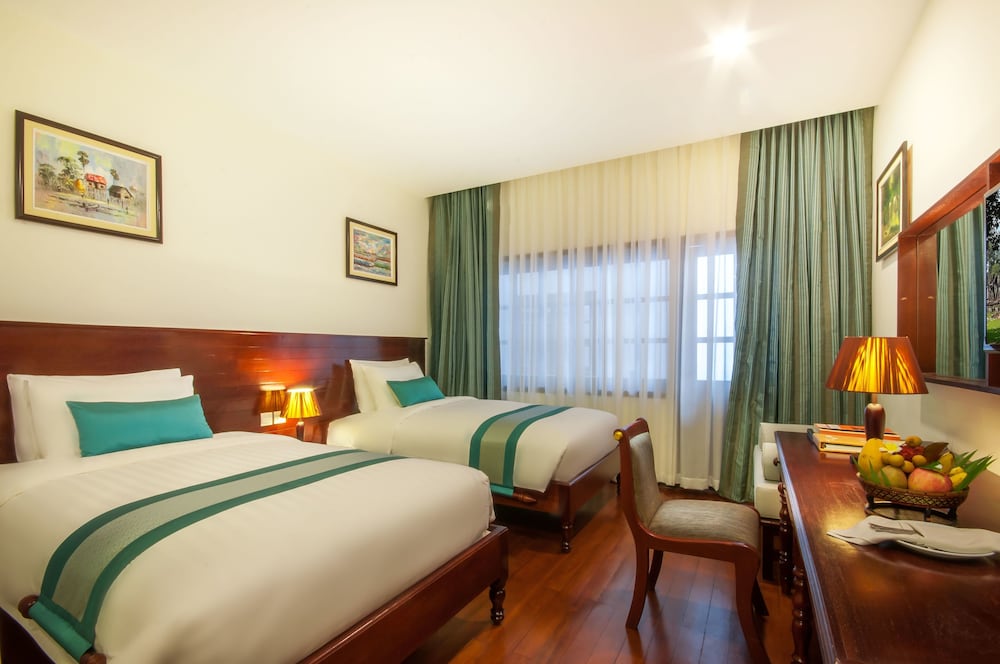 Lotus Blanc Hotel 25/71