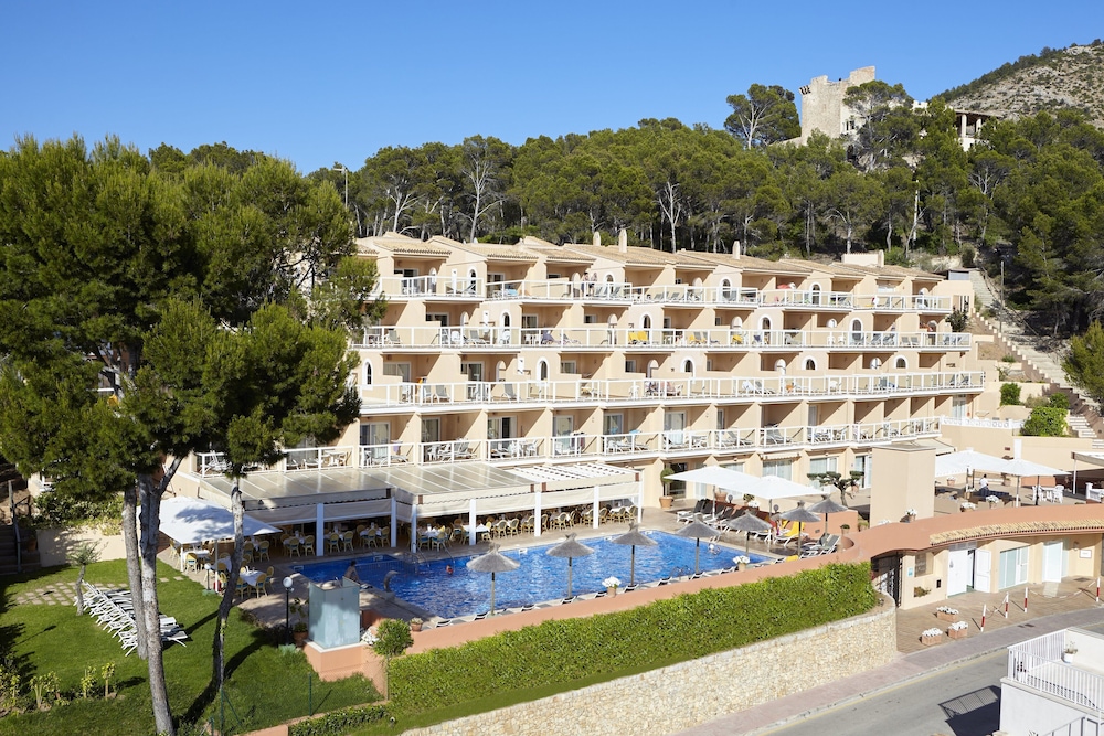 Universal Don Camilo Aparthotel 3/71