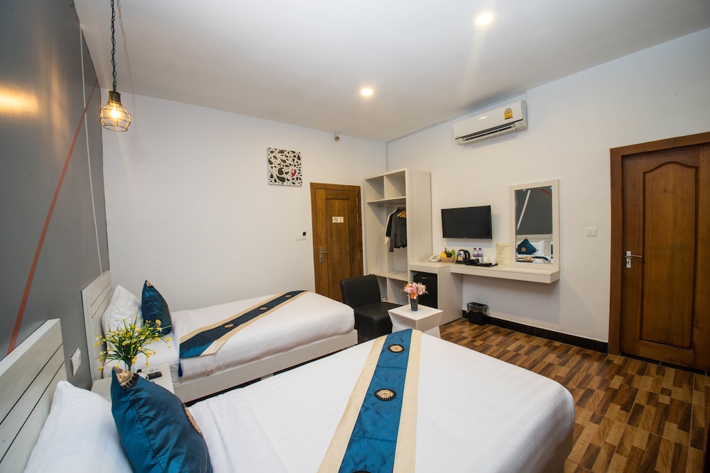 The Panda Hotel 39/55
