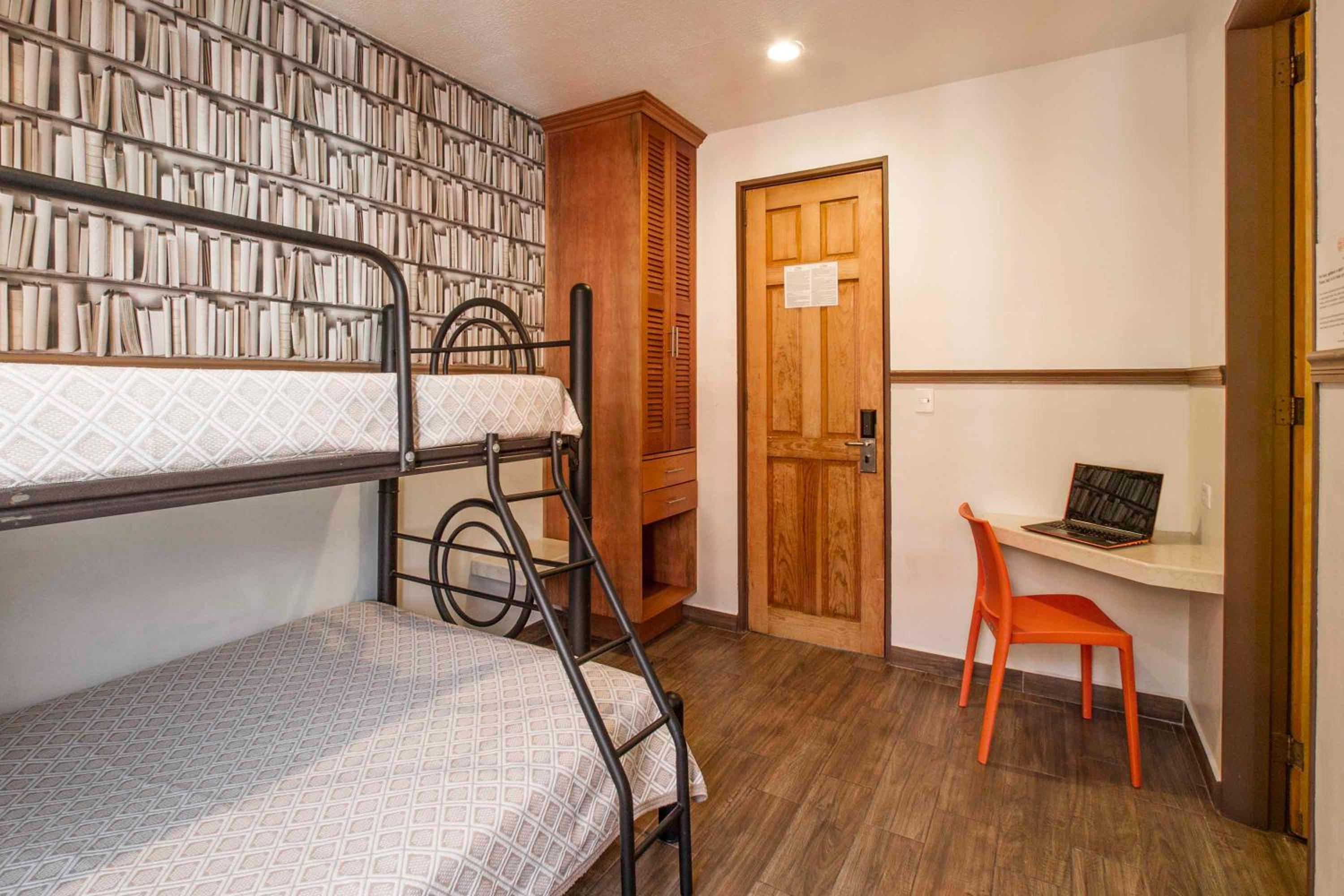 Room, Triple