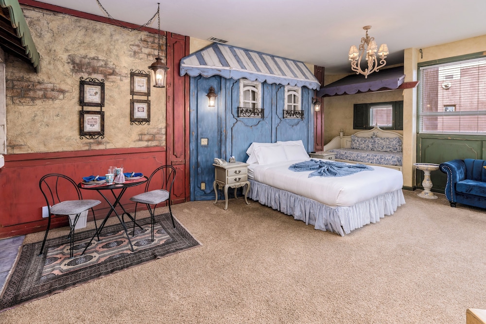 VILLA, KING BED, BALCONY