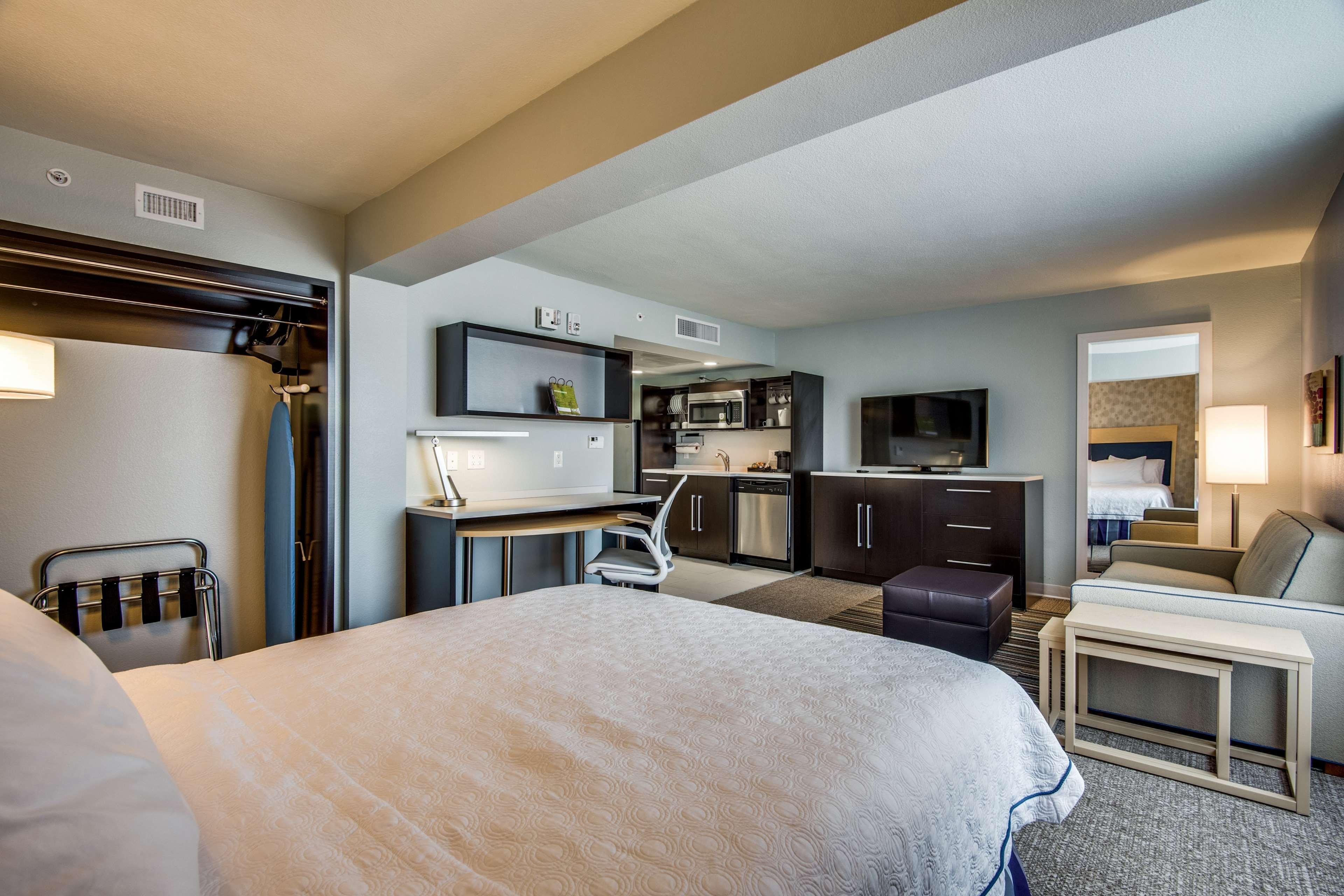 STUDIO, SUITE, QUEEN BED, ACCESSIBLE
