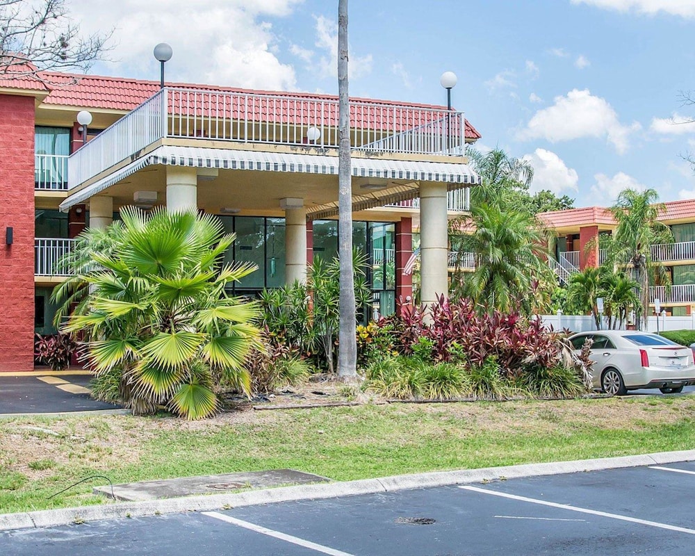 Quality Inn & Suites At Tropicana Field 4/39