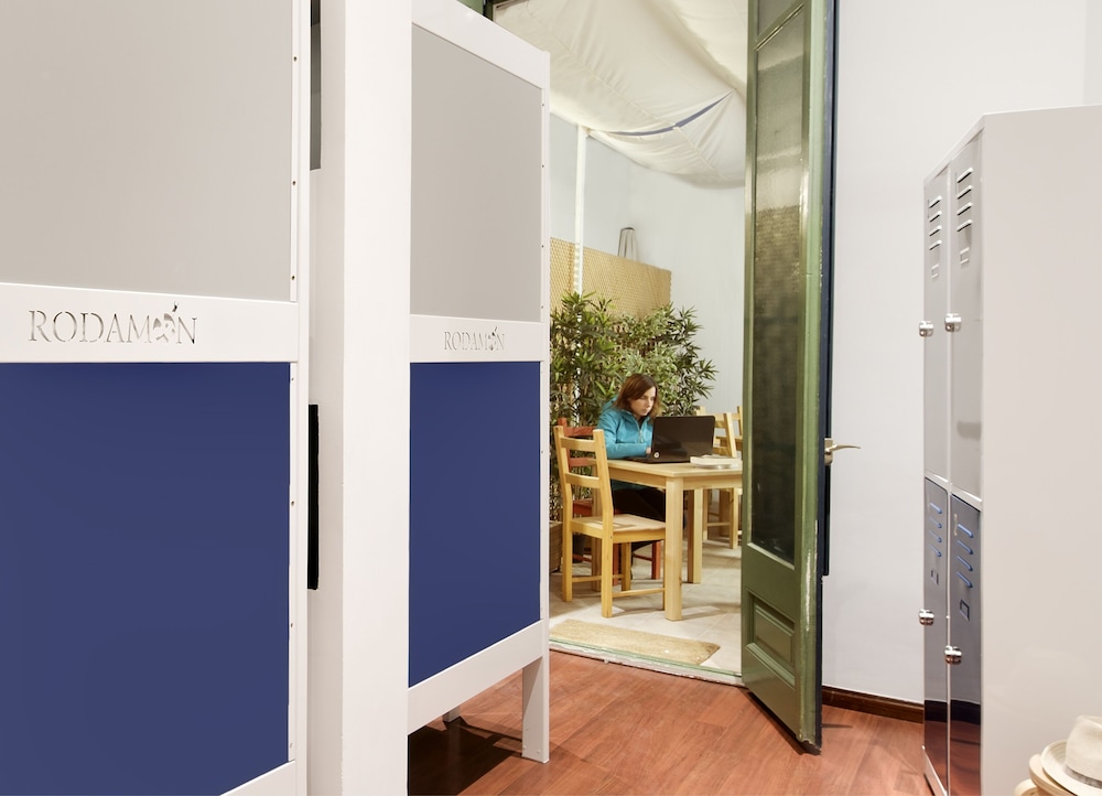 Rodamon Barcelona Hostel 16/56