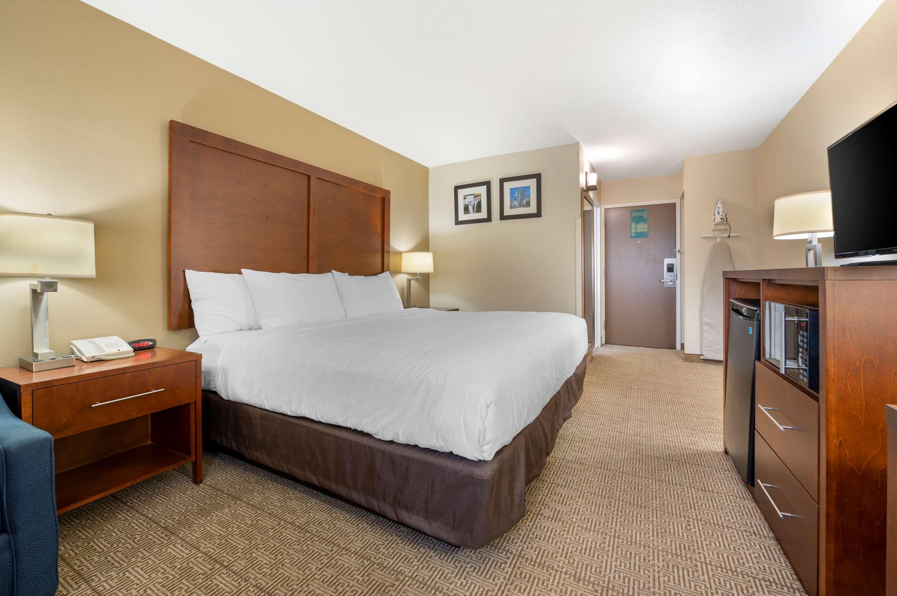 UPGRADE, KING BED