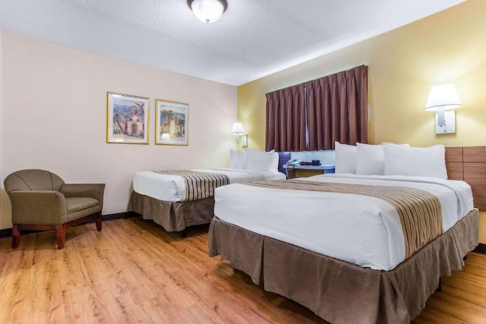 Studio 6 Extended Stay - Myrtle Beach, SC 23/60