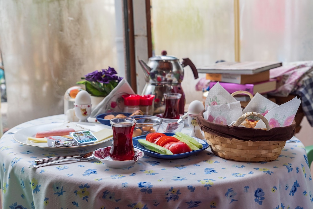 Orhan Kutbay'in Evi Turyolu Cafe Pansiyon 29/50