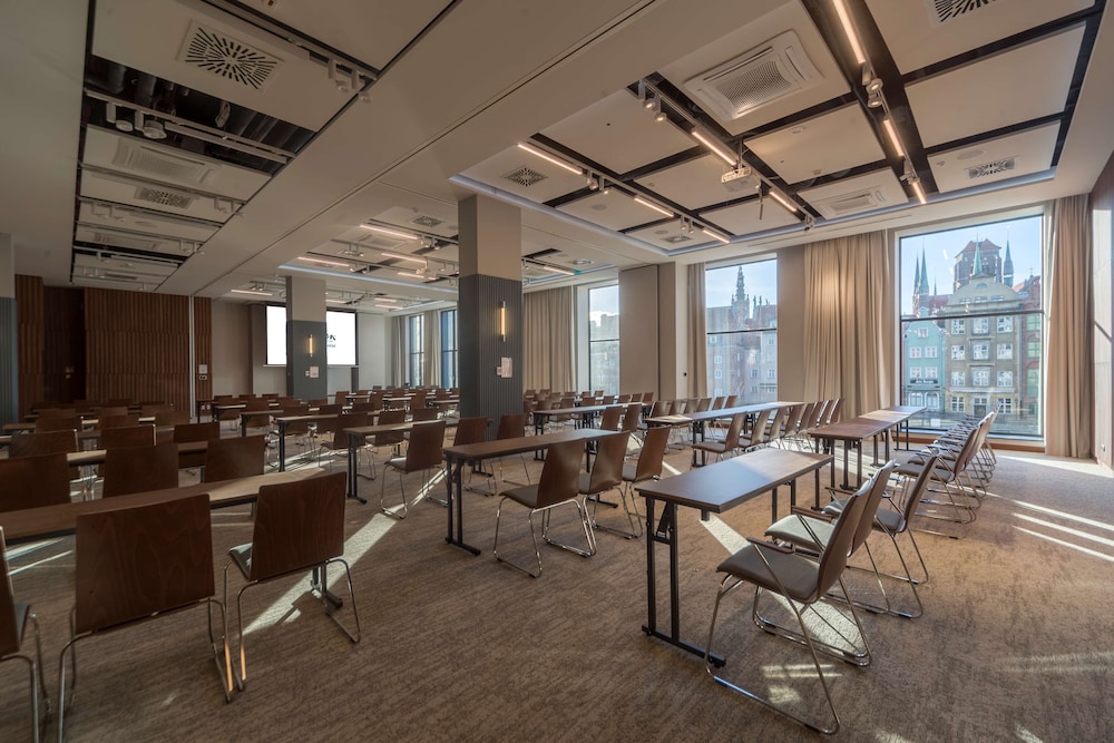 Radisson Hotel And Suites Gdansk 71/75