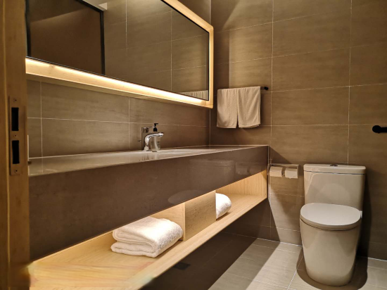 Ji Hotel (Shanghai Pudong Airport Chengnan Road) 41/44