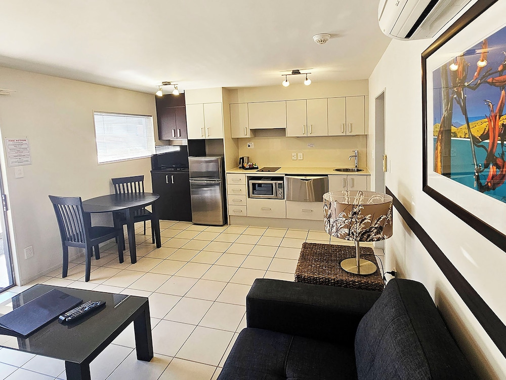 Sea Spray Suites 39/61