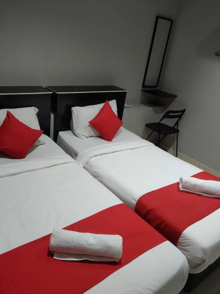 Oyo 44097 Avatarr Hotel 24/49