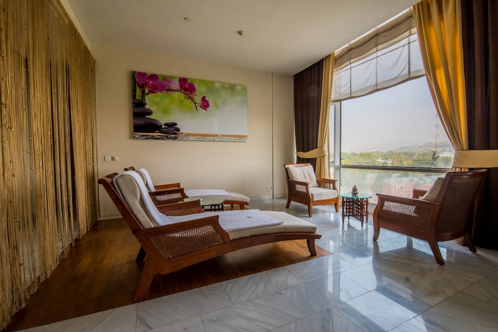 DUSHANBE SERENA HOTEL 40/70