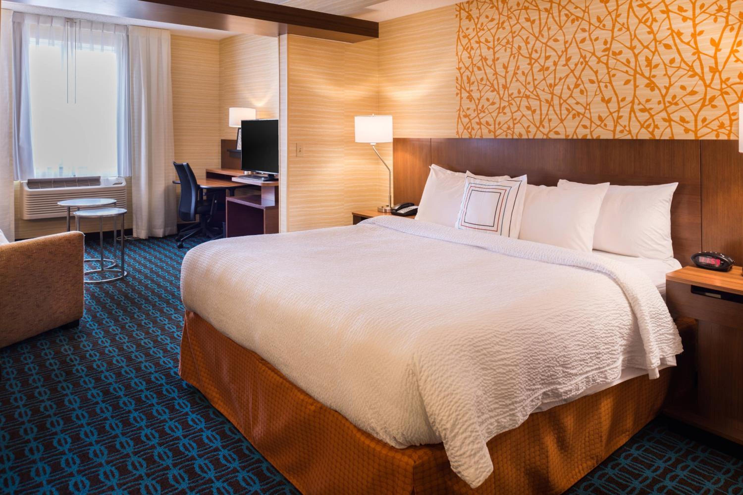 Suite, King Bed