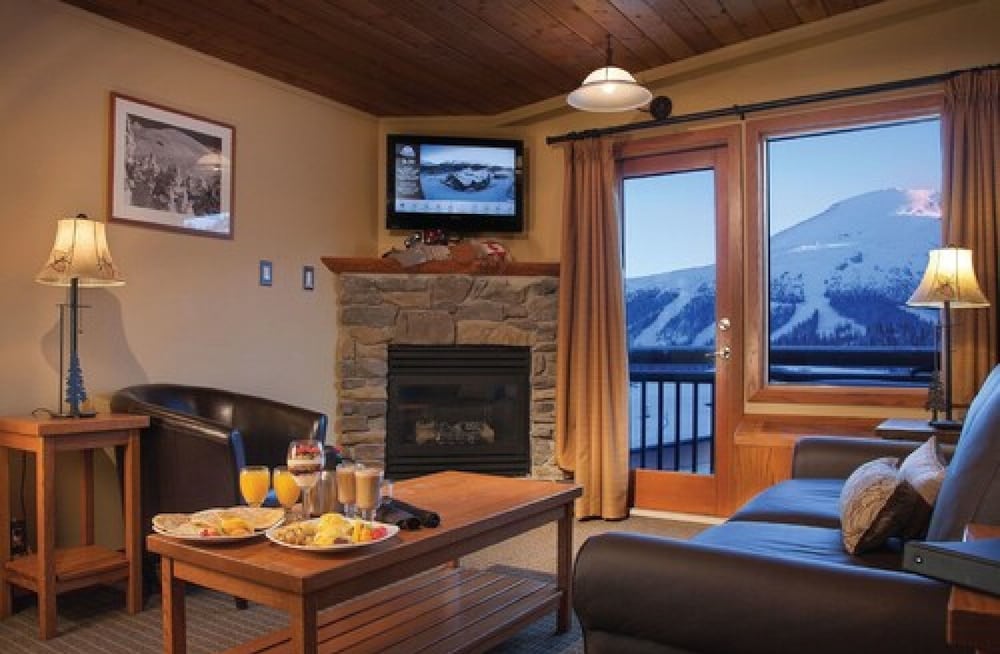 Sunshine Mountain Lodge - Superior Room 32/61