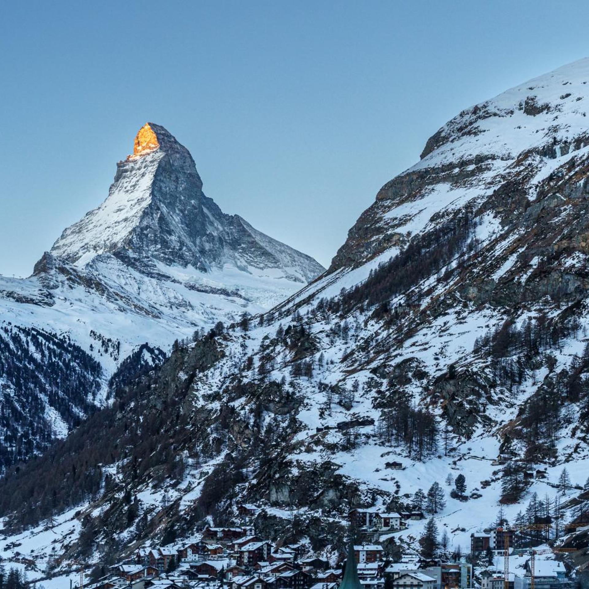 HOTEL ALPENROYAL 54/55
